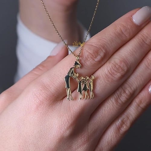 سلسال الأم - لمسة حب تفيض بالحنان