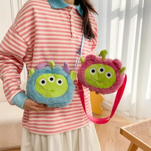 شنط فرو شخصية هيلو كيتي