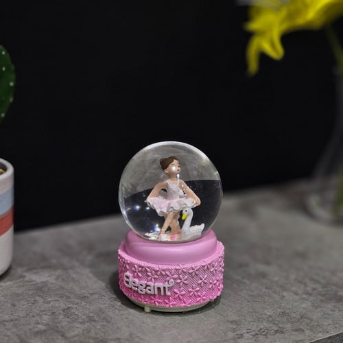 بلورة موسيقية راقصة الباليه