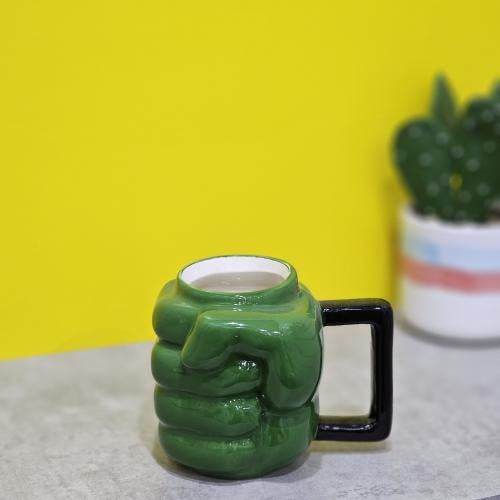 كوب شخصية العملاق