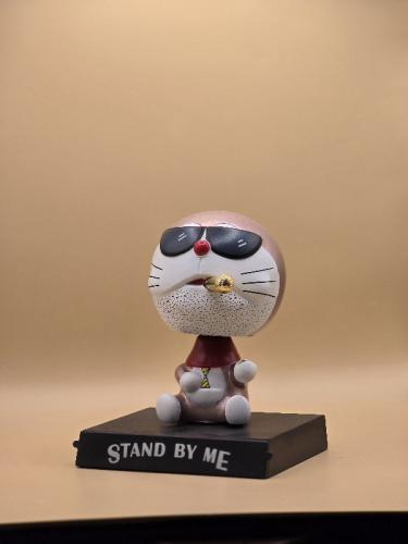 ستاند سيارة عبقور يدخن