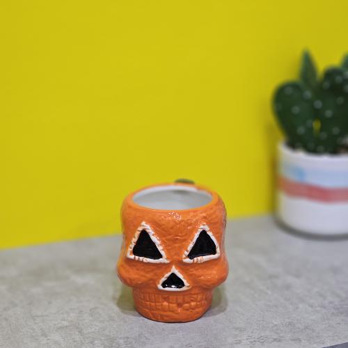 كوب قهوة للهالوين اليقطين