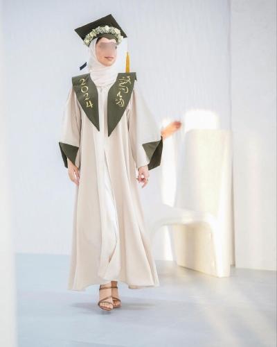 عبايات تخرج 2024