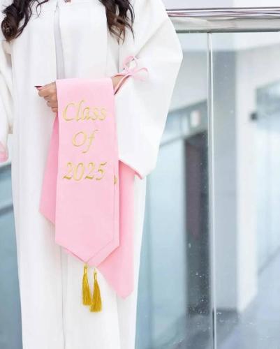 عبايات تخرج 2025
