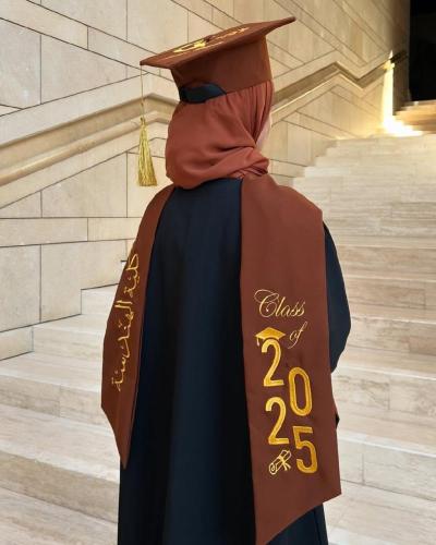 عبايات تخرج 2025