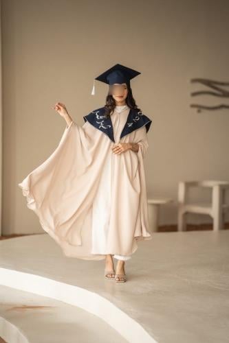 عبايات تخرج 2025