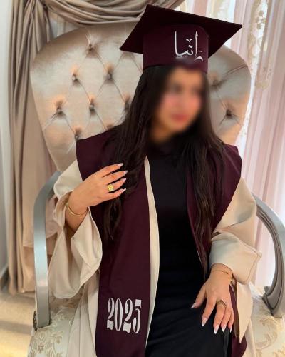 عبايات تخرج 2025