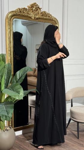 Elegant black abaya with side panels and puffed sleeves, half wide cut