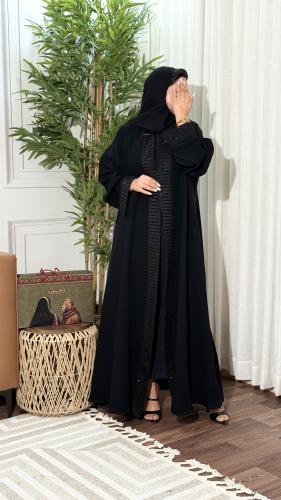 The elegant abaya
