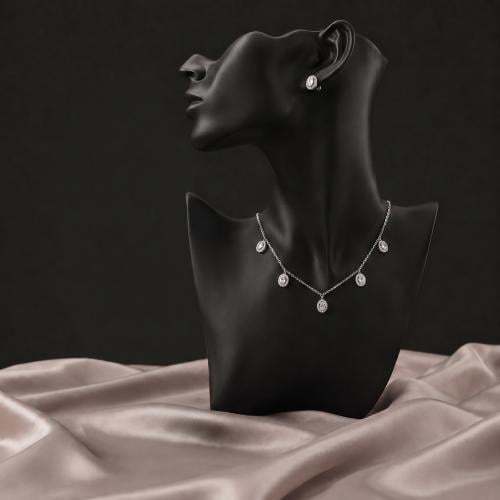 Zircon choker with ring