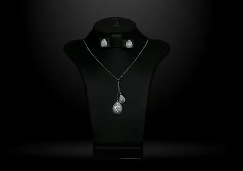 سلسال زركون مع الحلق