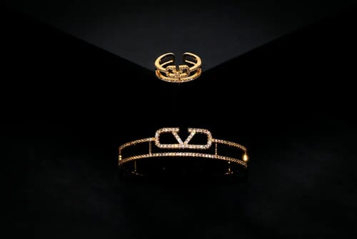 اسوارة مع خاتم زركون