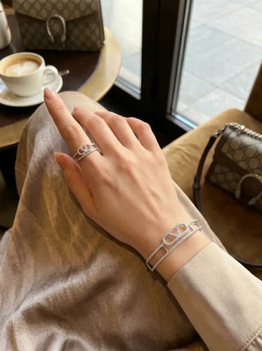 اسوارة مع خاتم زركون