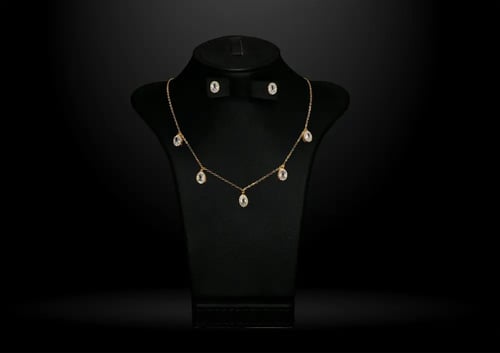 تشوكر زركون مع حلق