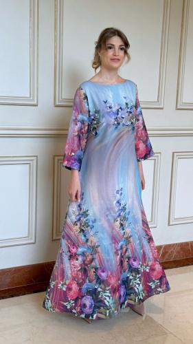 Linen dress with floral patterns