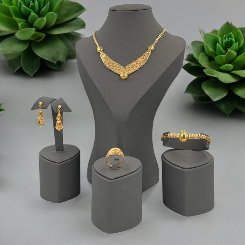 طقم ذهب الصقر عيار 21 تصميم جناح صقر الوزن 32.80 ج...