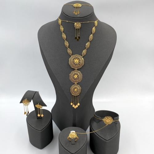 طقم ذهب عيار 21 الوزن 22.5 جرام