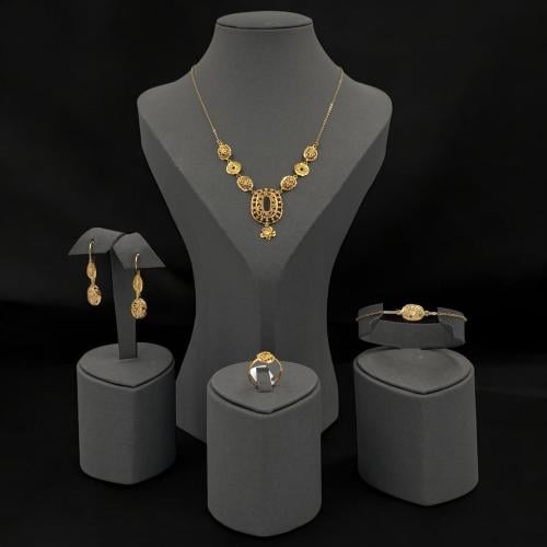 طقم ذهب عيار 21 بوزن 13.6 جرام