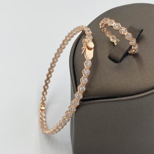 أسوارة مع الخاتم ذهب عيار 18 روز قولد تصميم ألماس