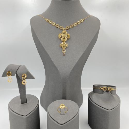 طقم ذهب عيار 21