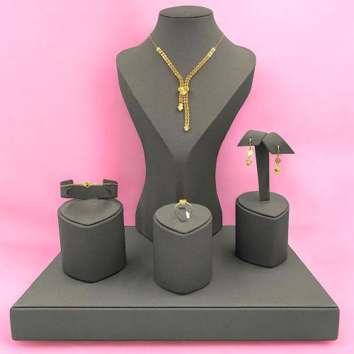 طقم ذهب عيار 21 فريد من نوعه بوزن 13.5 جرام