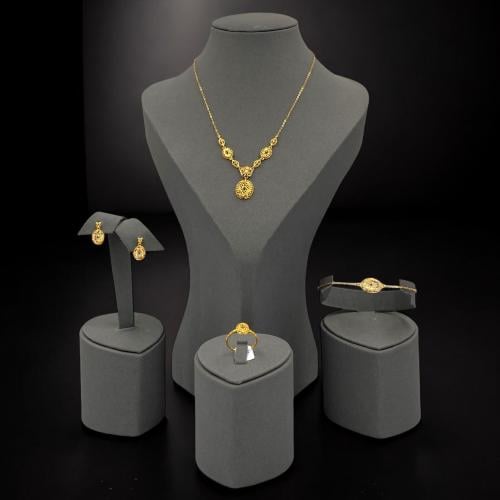 طقم ذهب عيار 21 جديد ومتميز الوزن 8 جرام