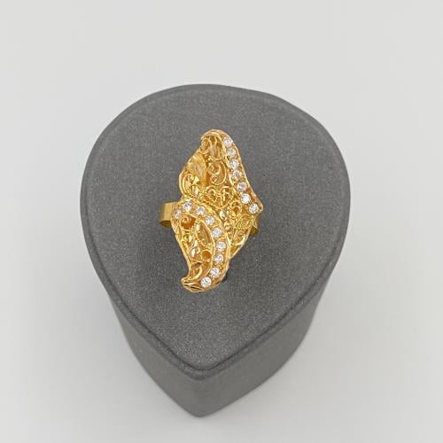 خاتم ذهب عيار 21 متميز بتصميم ألماس