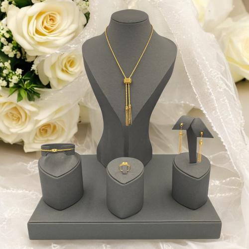 طقم ذهب مبروم عيار 21 الوزن 9.5 جرام