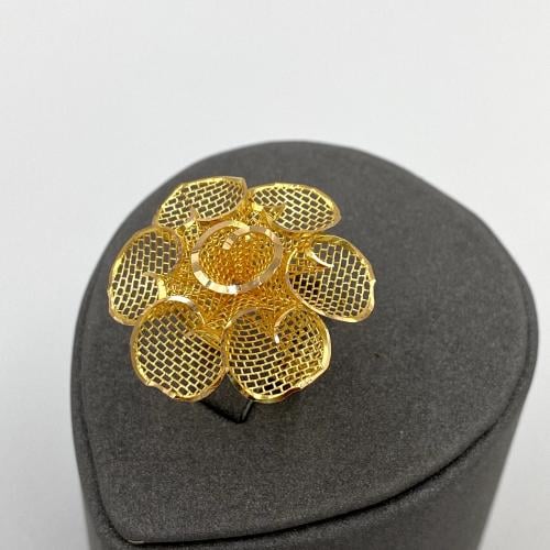 خاتم ذهب عيار 21 الوزن 4 جرام بتصميم زهرة مفرغة