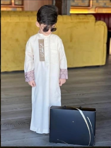 دشداشة او كويتي بتصميم كويتي بالاسم