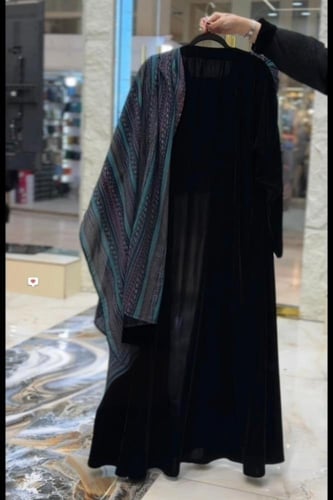 عباية مخمل مع شال قماش كشميري