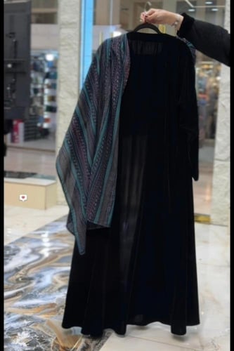 عباية مخمل مع شال قماش كشميري