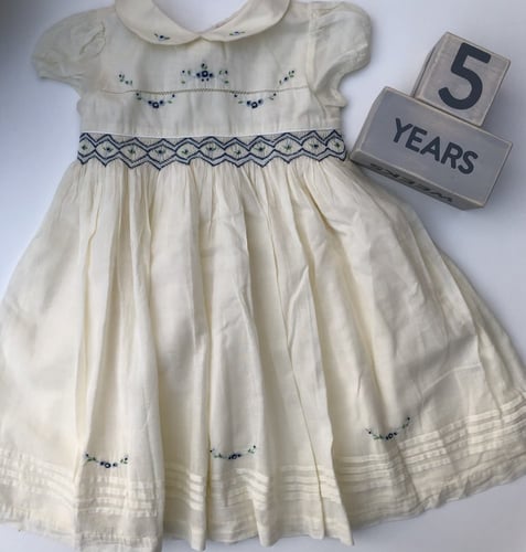 فساتين فريده