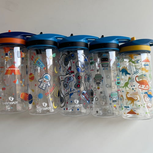 مطاره بلاستك مع مصاص سلكون مانعه للانسكاب