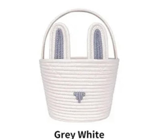 هديه عباره عن بطانيه وعجين البصمه وفريم الطفل في س...