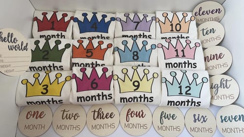 بكج هديه عباره عن طقم 12 بربتوز لاشهر الطفل من الو...