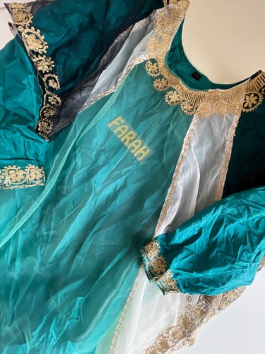 جلابيه تفته مع تور تطريز مقاس 3 سنوات