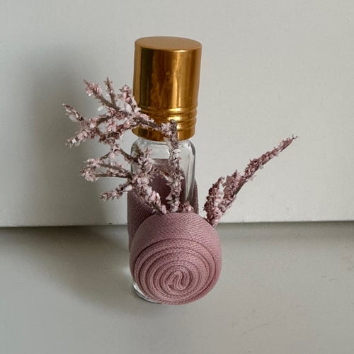 توزيعات مناكير او فواحه مع كروشيه او عطر نص توله م...