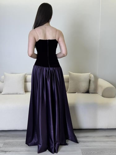 فستان ليلكي تفتة على مخمل