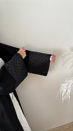 036 عباية منى