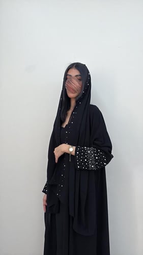 073 عباية ديما تطريز ابيض