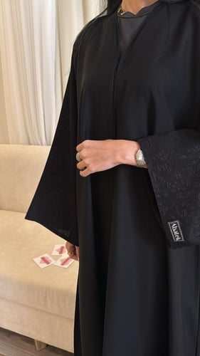 051 عباية هنادي