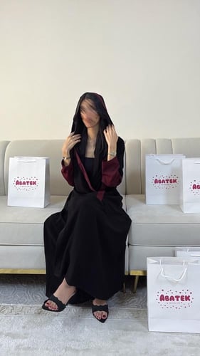 082 عباية مشاعل