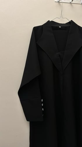 019 عباية منار مع ياقه