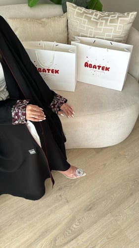 037 عباية رزان