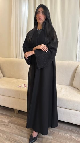 051 عباية هنادي