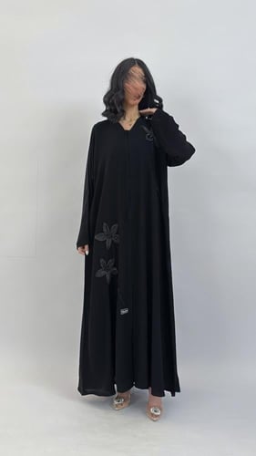 111 عباية ورد