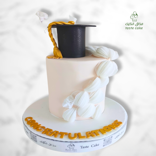 كيك تخرج مزين بسيط