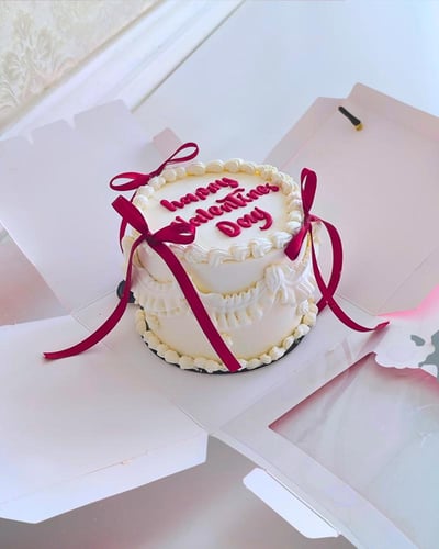 لانش بوكس يوم الحب ابيض