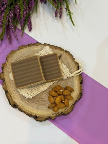 صابون زيت الزيتون الطبيعي بالسدر و اللـــوز